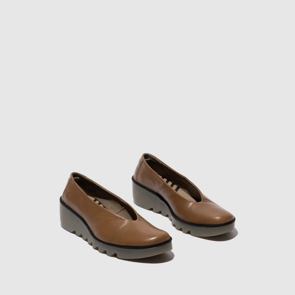 Light Brown Fly London Slip-on Women's Shoes | USA64PVJK